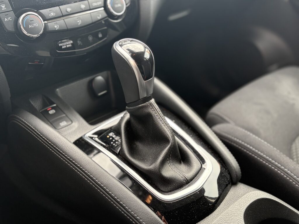 Nissan - Qashqai - DIG-T 160 N-Connecta 2WD DCT NNC // 360° / Lohko / Cruise / LED / Bluetooth // Nissan - Qashqai - DIG-T 160 N-Connecta 2WD DCT NNC // 360° / Lohko / Cruise / LED / Bluetooth // - Maastoauto