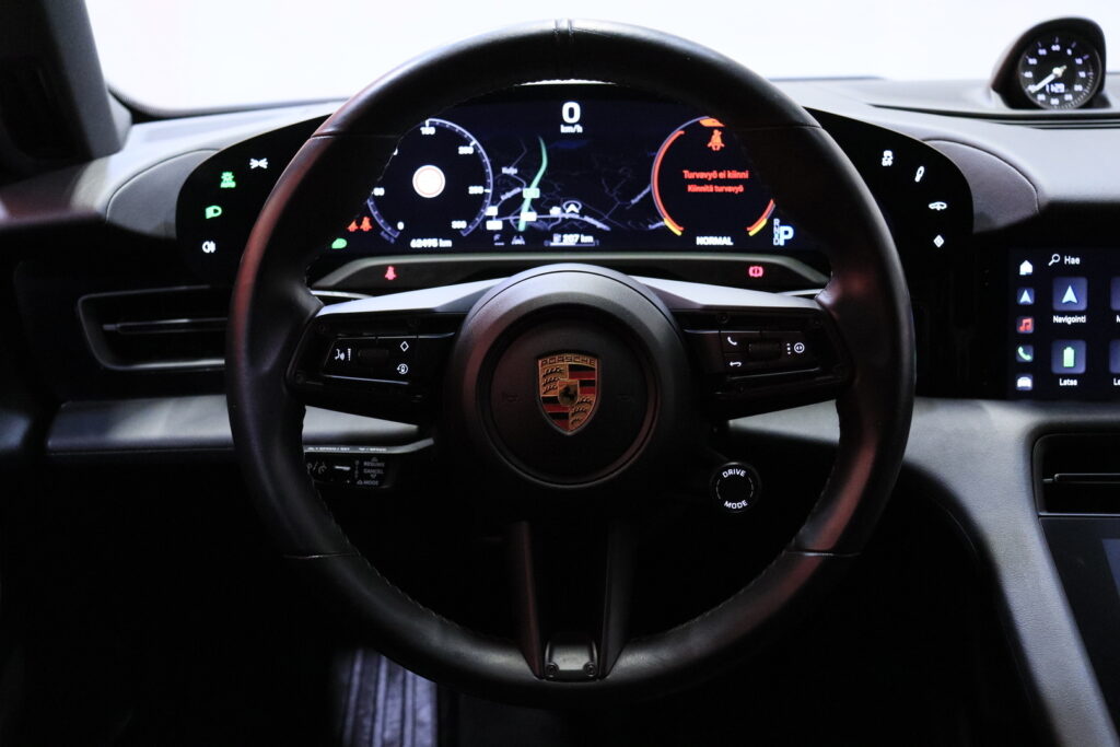 tuotekuva-Porsche-Taycan-CPO-661-2026-04-09-002605-16 tuotekuva-Porsche-Taycan-CPO-661-2026-04-09-002605-16