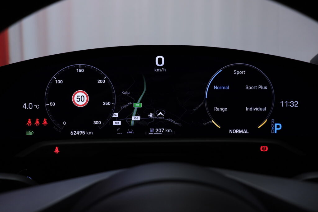 tuotekuva-Porsche-Taycan-CPO-661-2026-04-09-002605-20 tuotekuva-Porsche-Taycan-CPO-661-2026-04-09-002605-20