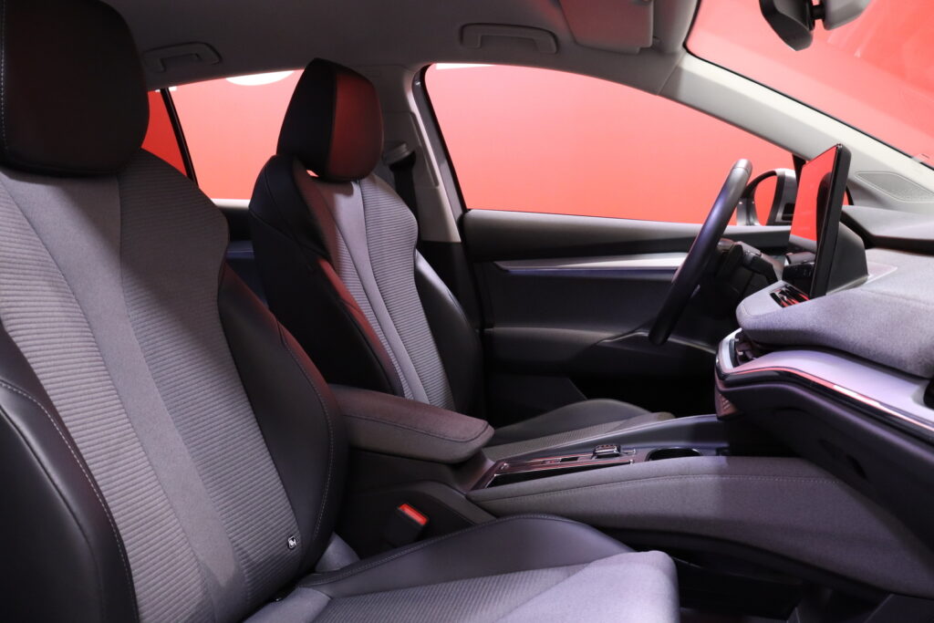 Skoda - Enyaq - 80x 4x4 iV // 1.om Suomi-auto / ACC / Matrix / Muistipenkki / P-kamera / Lämpöpumppu / Navi / BLIS / LED // Skoda - Enyaq - 80x 4x4 iV // 1.om Suomi-auto / ACC / Matrix / Muistipenkki / P-kamera / Lämpöpumppu / Navi / BLIS / LED // - Maastoauto