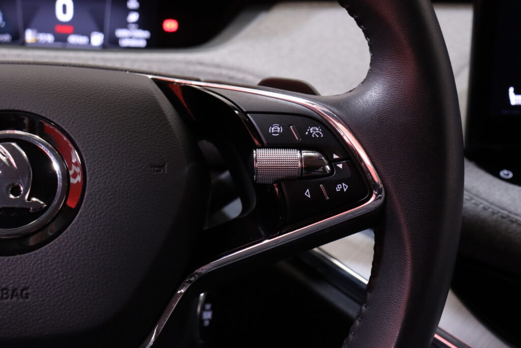 tuotekuva-Skoda-Enyaq-FRJ-932-2026-04-22-164005-19 tuotekuva-Skoda-Enyaq-FRJ-932-2026-04-22-164005-19