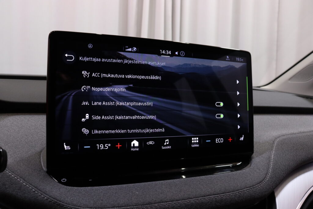 tuotekuva-Skoda-Enyaq-FRJ-932-2026-04-22-164005-24 tuotekuva-Skoda-Enyaq-FRJ-932-2026-04-22-164005-24