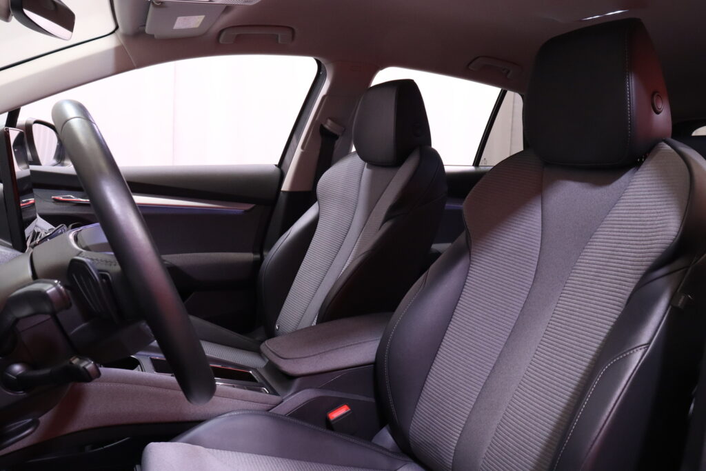 Skoda - Enyaq - 80x 4x4 iV // 1.om Suomi-auto / ACC / Matrix / Muistipenkki / P-kamera / Lämpöpumppu / Navi / BLIS / LED // Skoda - Enyaq - 80x 4x4 iV // 1.om Suomi-auto / ACC / Matrix / Muistipenkki / P-kamera / Lämpöpumppu / Navi / BLIS / LED // - Maastoauto