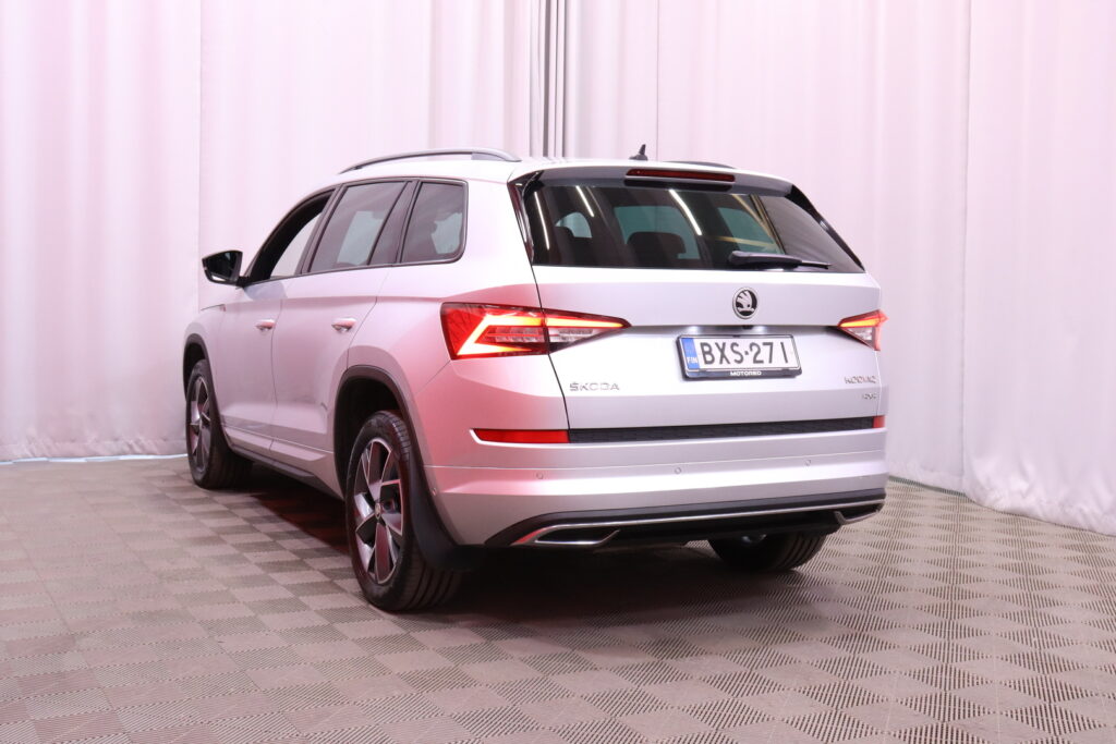 Skoda - Kodiaq - 2,0 TDI 190 4x4 SportLine DSG Autom. // Suomi-auto / ACC / Canton / Webasto / Vetokoukku / SmartLink / Muistipenkki // Skoda - Kodiaq - 2,0 TDI 190 4x4 SportLine DSG Autom. // Suomi-auto / ACC / Canton / Webasto / Vetokoukku / SmartLink / Muistipenkki // - Maastoauto