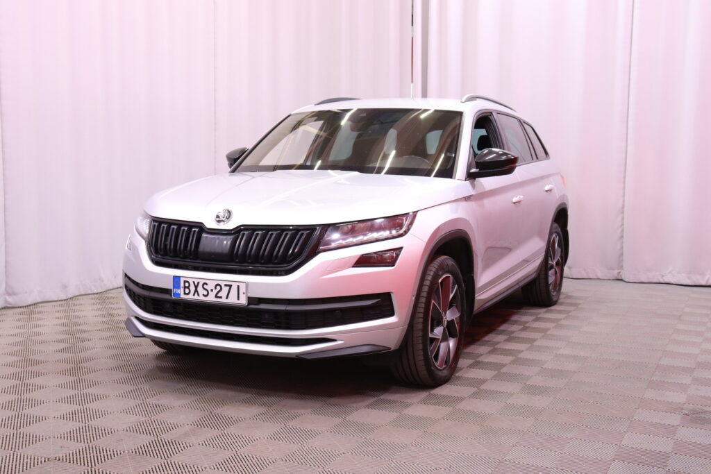 Skoda - Kodiaq - 2,0 TDI 190 4x4 SportLine DSG Autom. // Suomi-auto / ACC / Canton / Webasto / Vetokoukku / SmartLink / Muistipenkki // Skoda - Kodiaq - 2,0 TDI 190 4x4 SportLine DSG Autom. // Suomi-auto / ACC / Canton / Webasto / Vetokoukku / SmartLink / Muistipenkki // - Maastoauto