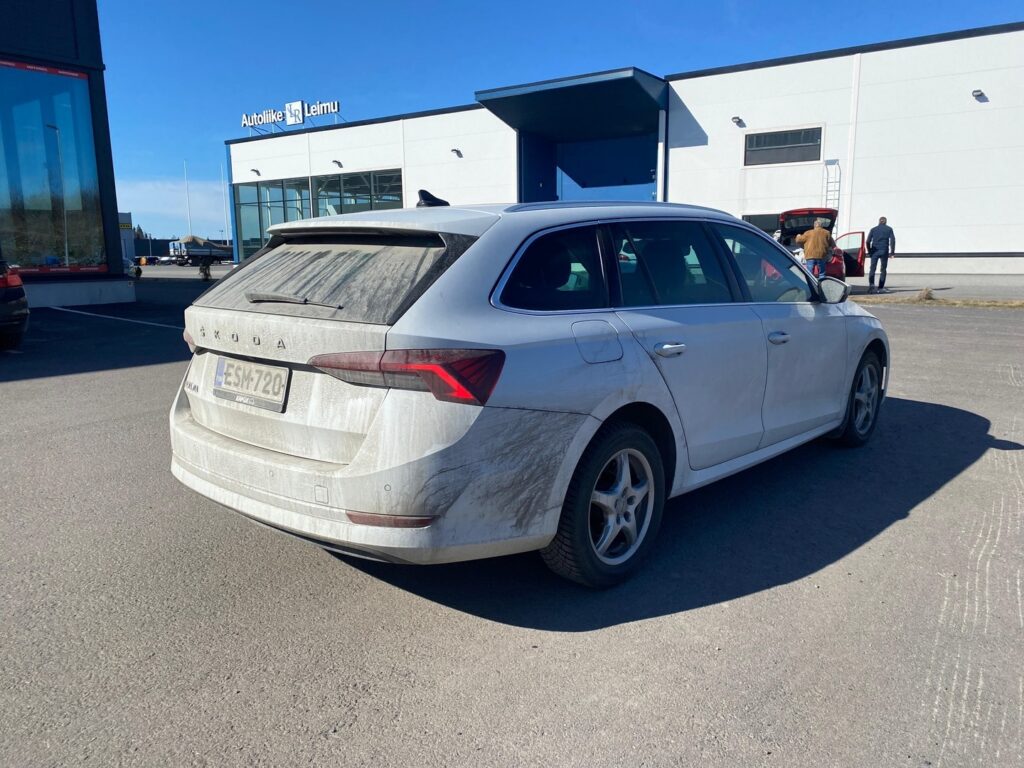 Skoda - Octavia - Combi 2,0 TDI 150 Style Launch Edition DSG Autom. Skoda - Octavia - Combi 2,0 TDI 150 Style Launch Edition DSG Autom. - Farmari