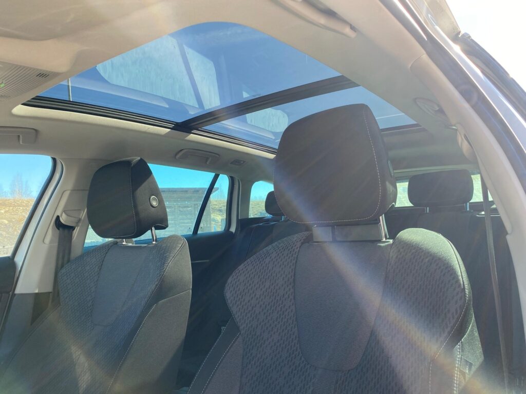 Skoda - Octavia - Combi 2,0 TDI 150 Style Launch Edition DSG Autom. Skoda - Octavia - Combi 2,0 TDI 150 Style Launch Edition DSG Autom. - Farmari