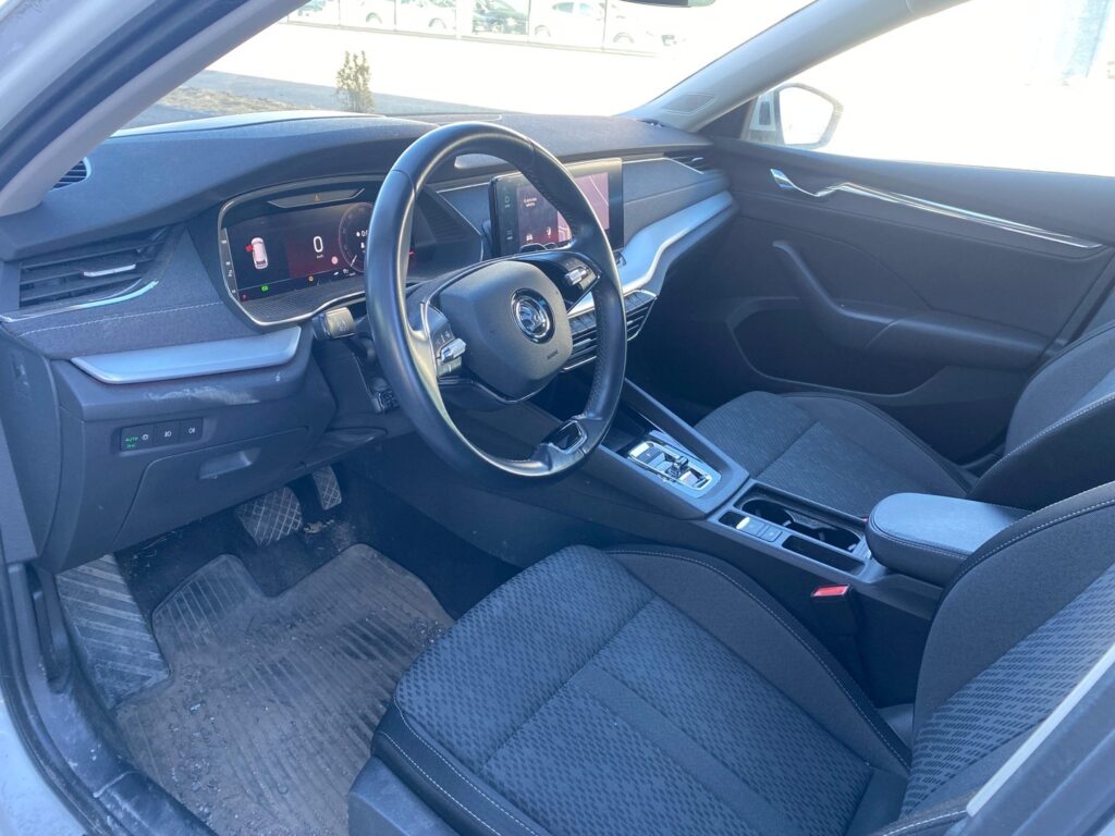 Skoda - Octavia - Combi 2,0 TDI 150 Style Launch Edition DSG Autom. Skoda - Octavia - Combi 2,0 TDI 150 Style Launch Edition DSG Autom. - Farmari