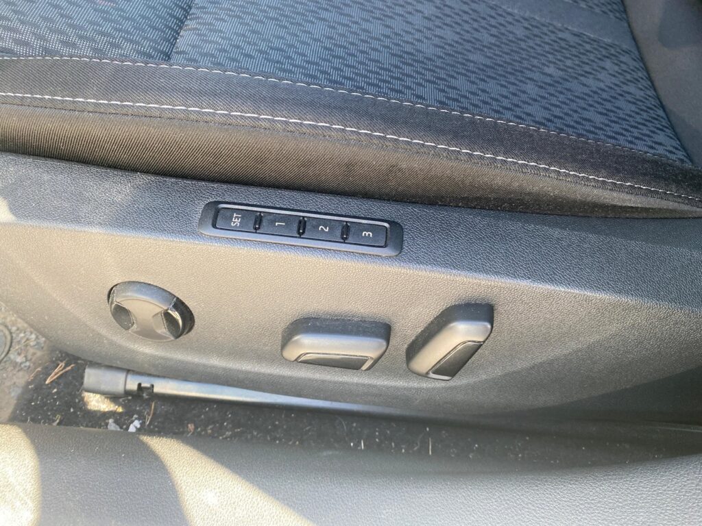 Skoda - Octavia - Combi 2,0 TDI 150 Style Launch Edition DSG Autom. Skoda - Octavia - Combi 2,0 TDI 150 Style Launch Edition DSG Autom. - Farmari