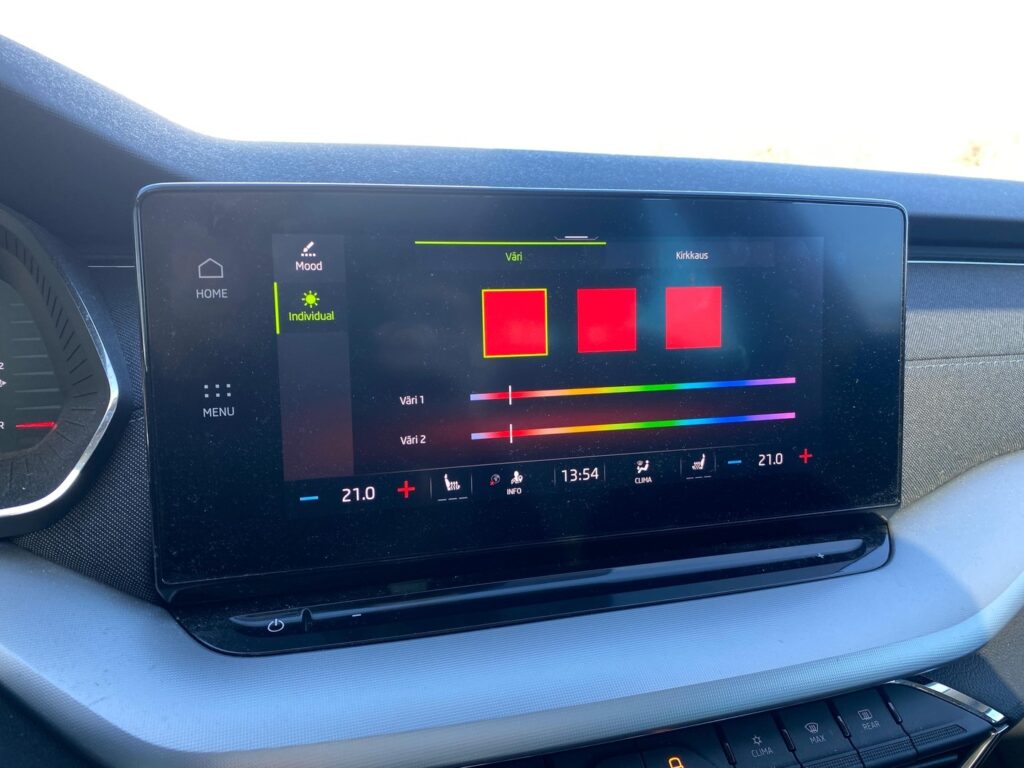 Skoda - Octavia - Combi 2,0 TDI 150 Style Launch Edition DSG Autom. Skoda - Octavia - Combi 2,0 TDI 150 Style Launch Edition DSG Autom. - Farmari