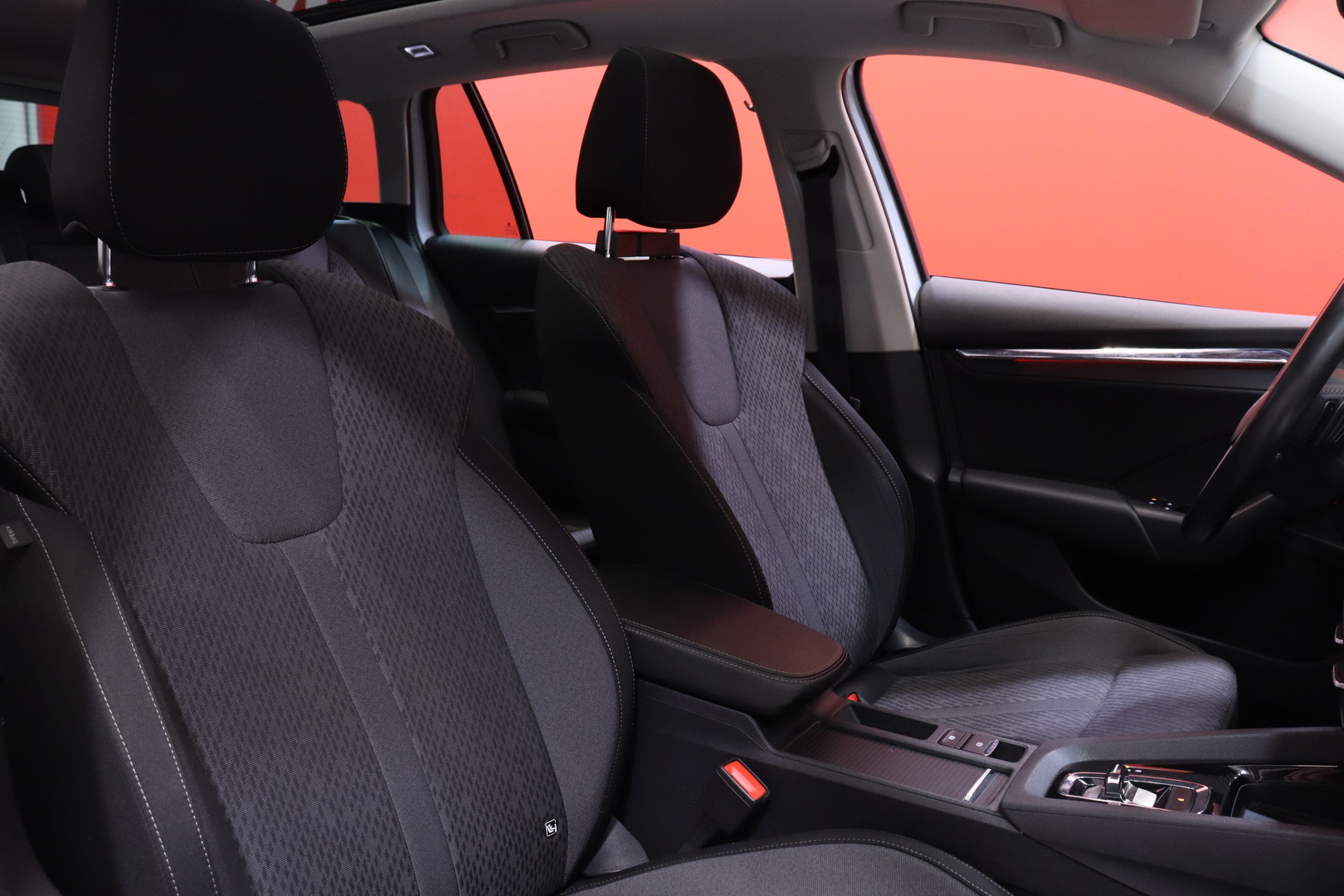 Skoda - Octavia - Combi 2,0 TDI 150 Style Launch Edition DSG // ACC / Webasto / Muistipenkit / Panorama / Matrix LED  / HUD // - Farmari