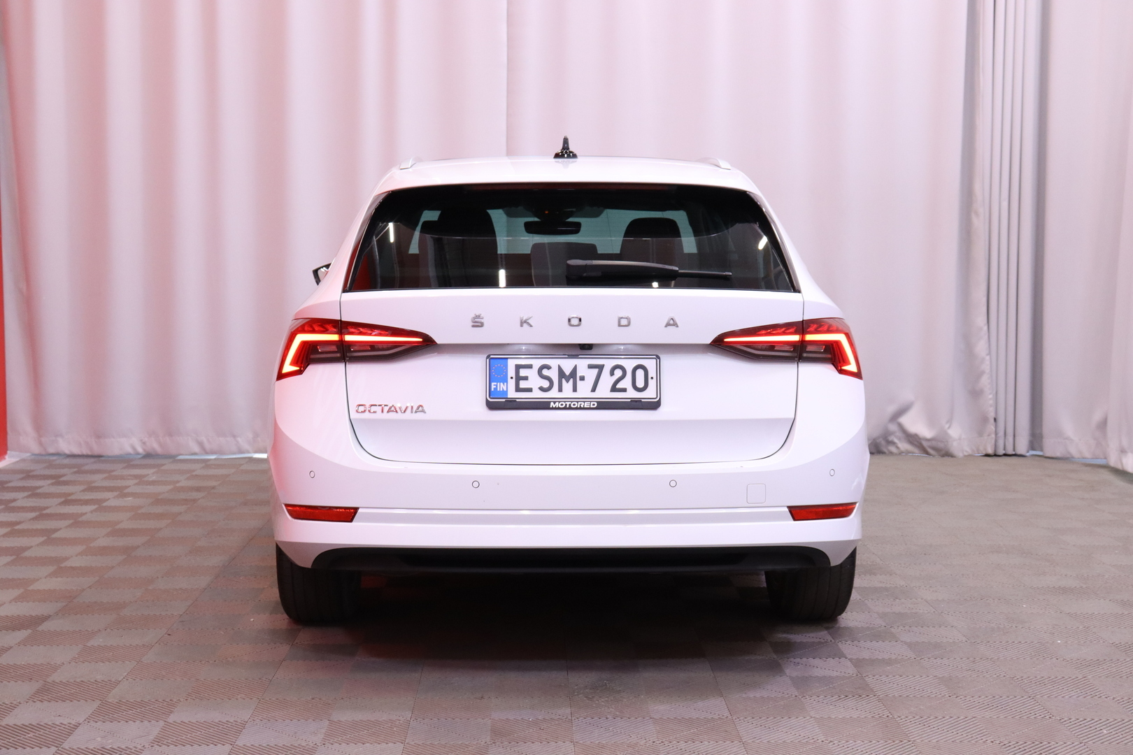 Skoda - Octavia - Combi 2,0 TDI 150 Style Launch Edition DSG // ACC / Webasto / Muistipenkit / Panorama / Matrix LED  / HUD // - Farmari