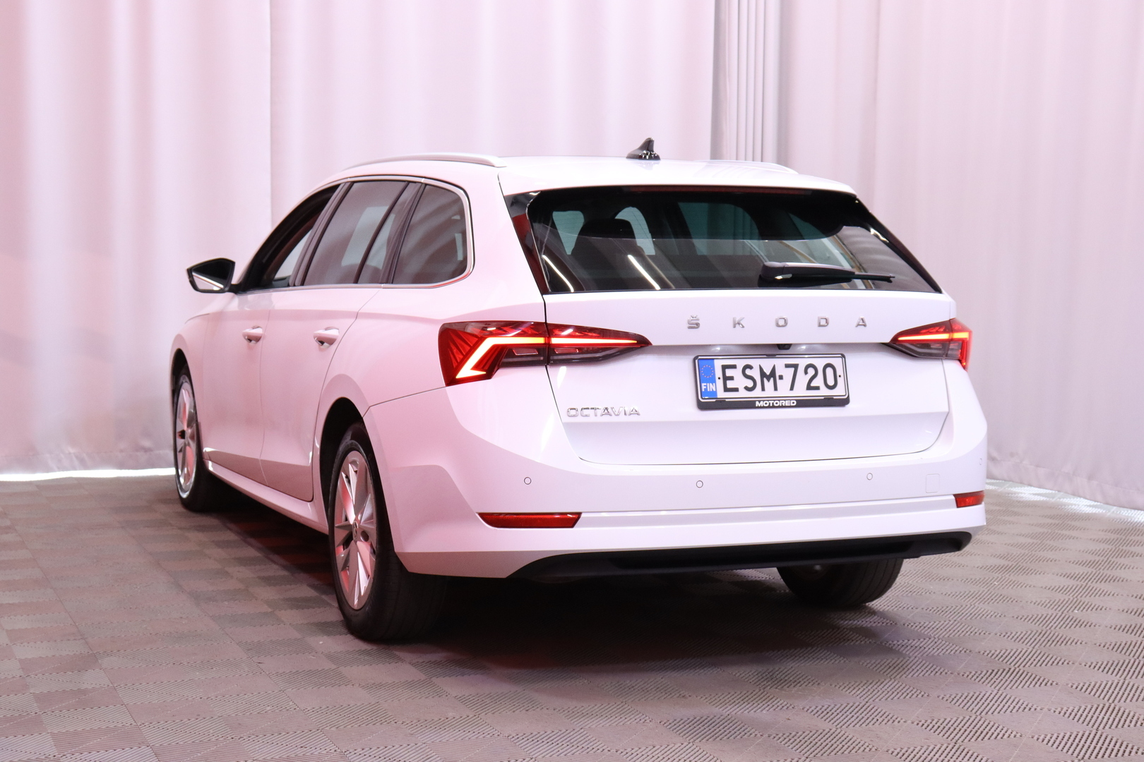 Skoda - Octavia - Combi 2,0 TDI 150 Style Launch Edition DSG // ACC / Webasto / Muistipenkit / Panorama / Matrix LED  / HUD // - Farmari