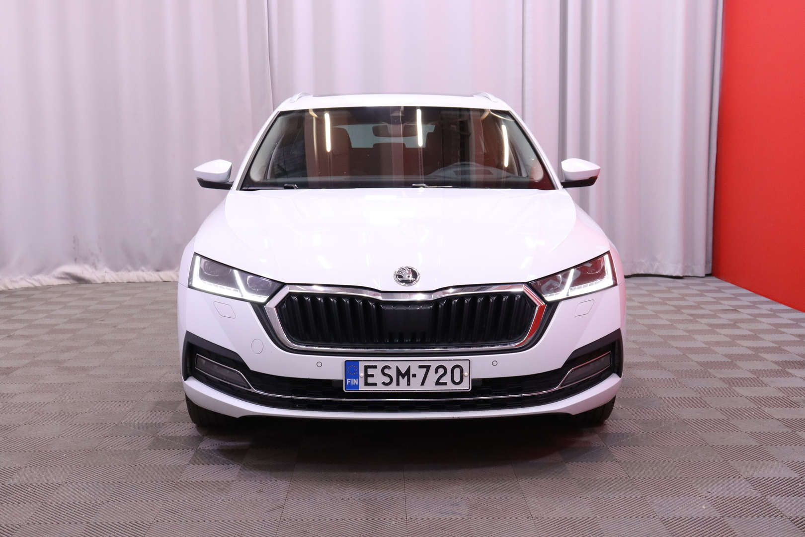 Skoda - Octavia - Combi 2,0 TDI 150 Style Launch Edition DSG // ACC / Webasto / Muistipenkit / Panorama / Matrix LED  / HUD // - Farmari