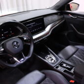 Skoda - Octavia - 1,4 TSI PHEV RS iV DSG Autom // ACC / Matrix / DCC / Webasto / Canton / HUD / Keyless / Hieronta / Digimittari - Sedan