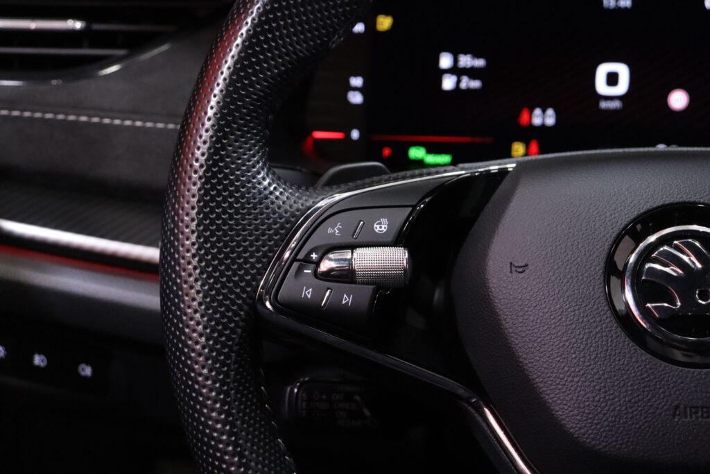 tuotekuva-Skoda-Octavia-NMI-459-2026-04-10-160103-19 tuotekuva-Skoda-Octavia-NMI-459-2026-04-10-160103-19