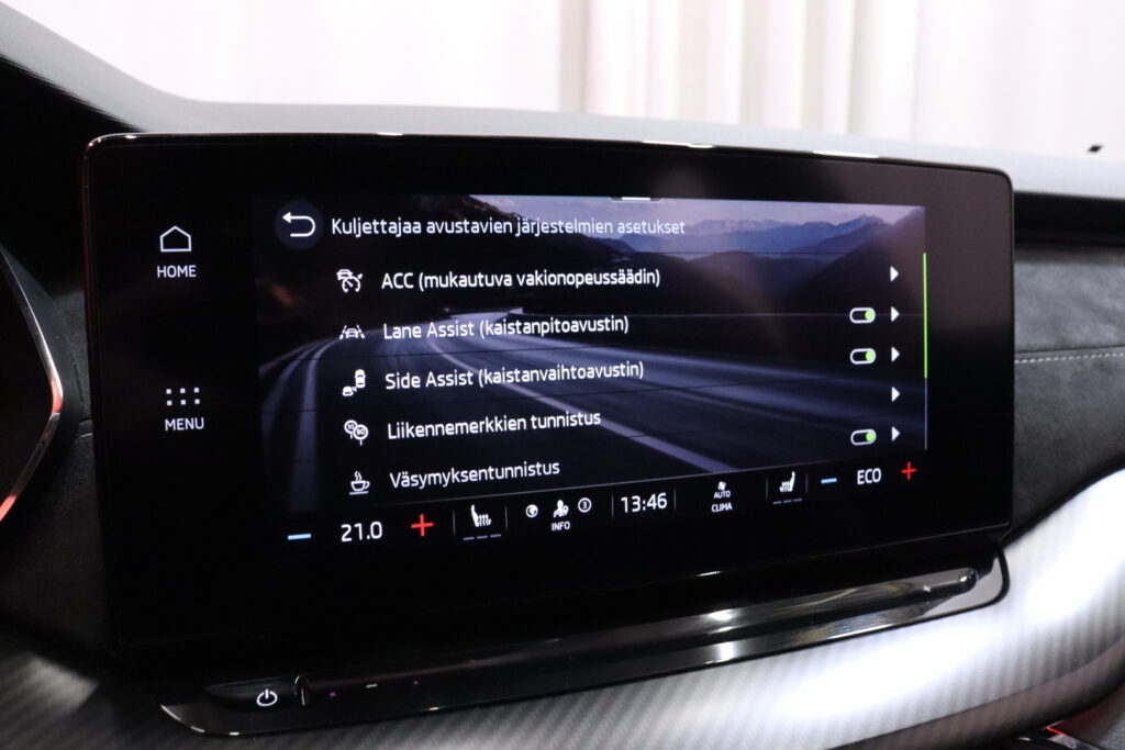 tuotekuva-Skoda-Octavia-NMI-459-2026-04-10-160103-26 tuotekuva-Skoda-Octavia-NMI-459-2026-04-10-160103-26