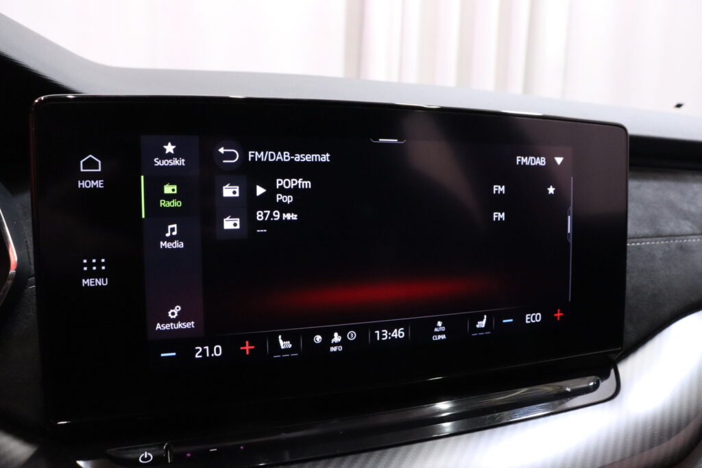 tuotekuva-Skoda-Octavia-NMI-459-2026-04-10-160103-30 tuotekuva-Skoda-Octavia-NMI-459-2026-04-10-160103-30