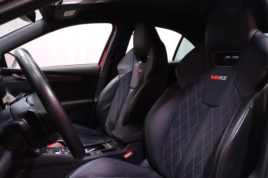 Skoda - Octavia - 1,4 TSI PHEV RS iV DSG Autom // ACC / Matrix / DCC / Webasto / Canton / HUD / Keyless / Hieronta / Digimittari Skoda - Octavia - 1,4 TSI PHEV RS iV DSG Autom // ACC / Matrix / DCC / Webasto / Canton / HUD / Keyless / Hieronta / Digimittari - Sedan