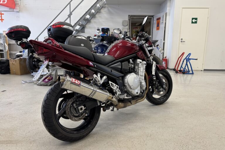 Suzuki - GSF - 1250 A Bandit // Juuri saapunut / Yoshimura / Paremmat kuvat ja tiedot tulossa // - Moottoripyörä