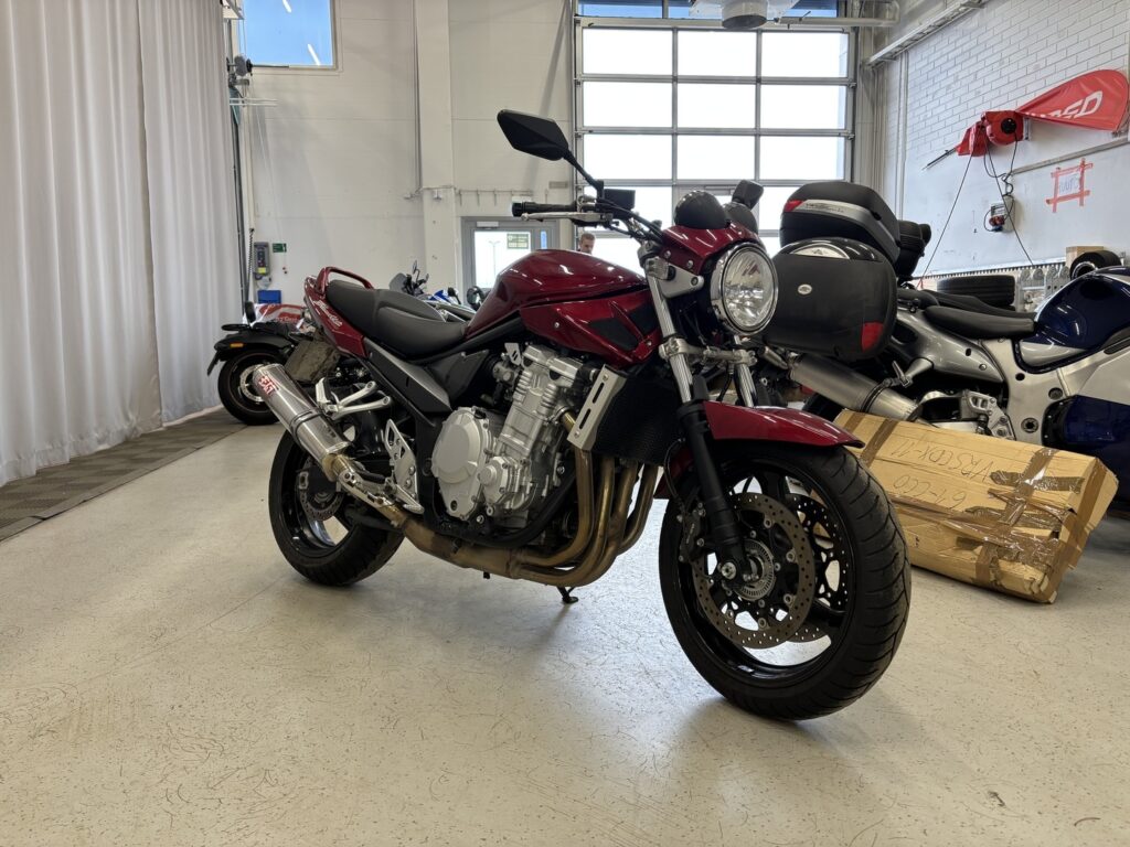 Suzuki - GSF - 1250 A Bandit // Juuri saapunut / Yoshimura / Paremmat kuvat ja tiedot tulossa // - Moottoripyörä