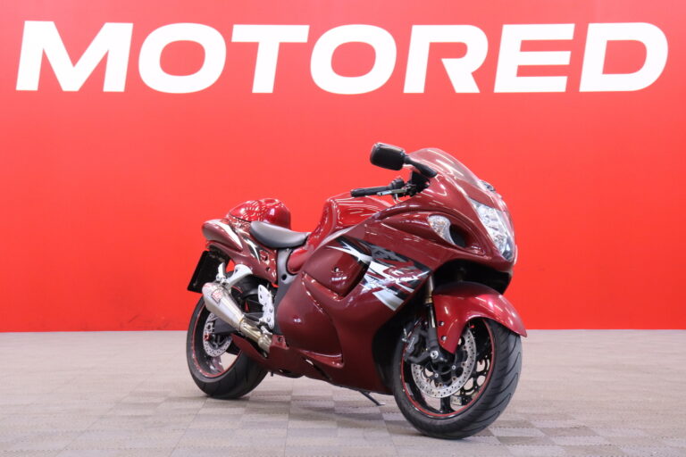 Suzuki - GSX - 1300R Hayabusa // Suomi-pyörä / Huoltokirja / Yoshimura / Ducktail // - Moottoripyörä