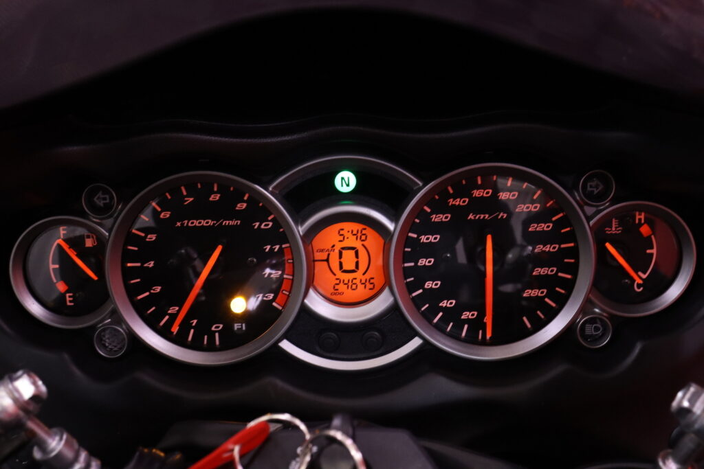 Suzuki - GSX - 1300R Hayabusa // Akrapovic-putkisto / ABS / Brembo // Suzuki - GSX - 1300R Hayabusa // Akrapovic-putkisto / ABS / Brembo // - Moottoripyörä