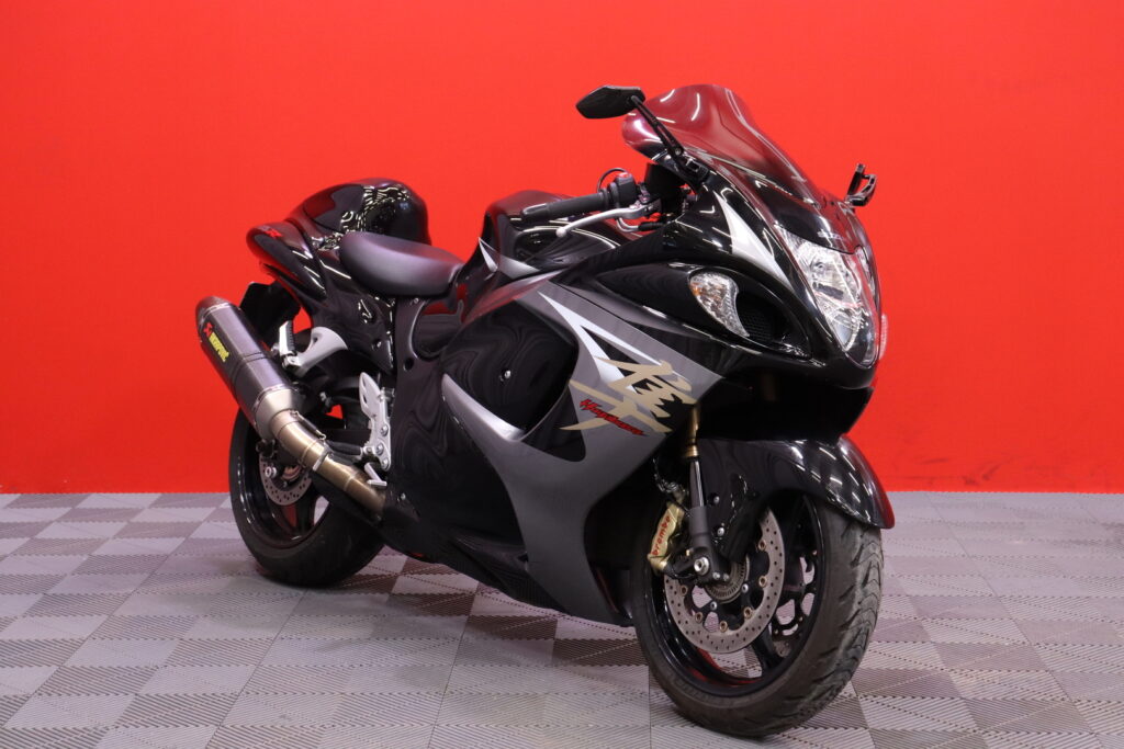 Suzuki - GSX - 1300R Hayabusa // Akrapovic-putkisto / ABS / Brembo // Suzuki - GSX - 1300R Hayabusa // Akrapovic-putkisto / ABS / Brembo // - Moottoripyörä