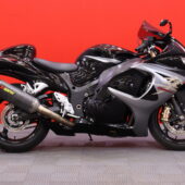 Suzuki - GSX - 1300R Hayabusa // Akrapovic-putkisto / ABS / Brembo // - Moottoripyörä