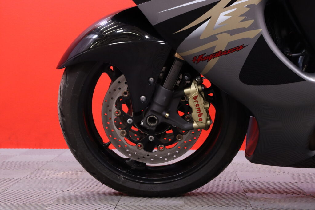 Suzuki - GSX - 1300R Hayabusa // Akrapovic-putkisto / ABS / Brembo // Suzuki - GSX - 1300R Hayabusa // Akrapovic-putkisto / ABS / Brembo // - Moottoripyörä