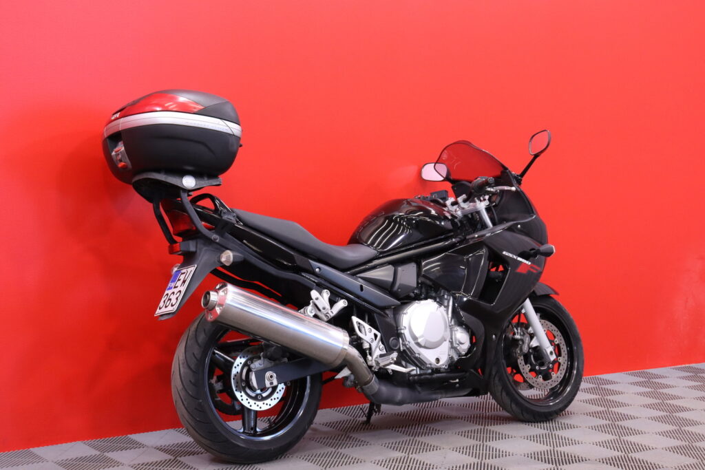 Suzuki - GSX - 650 F // Juuri saapunut! / Suomi-pyörä / A2 kuristettavissa / Vaihdenäyttö // Suzuki - GSX - 650 F // Juuri saapunut! / Suomi-pyörä / A2 kuristettavissa / Vaihdenäyttö // - Moottoripyörä