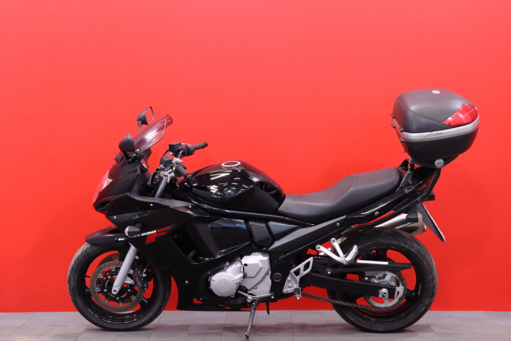 Suzuki - GSX - 650 F // Juuri saapunut! / Suomi-pyörä / A2 kuristettavissa / Vaihdenäyttö // Suzuki - GSX - 650 F // Juuri saapunut! / Suomi-pyörä / A2 kuristettavissa / Vaihdenäyttö // - Moottoripyörä