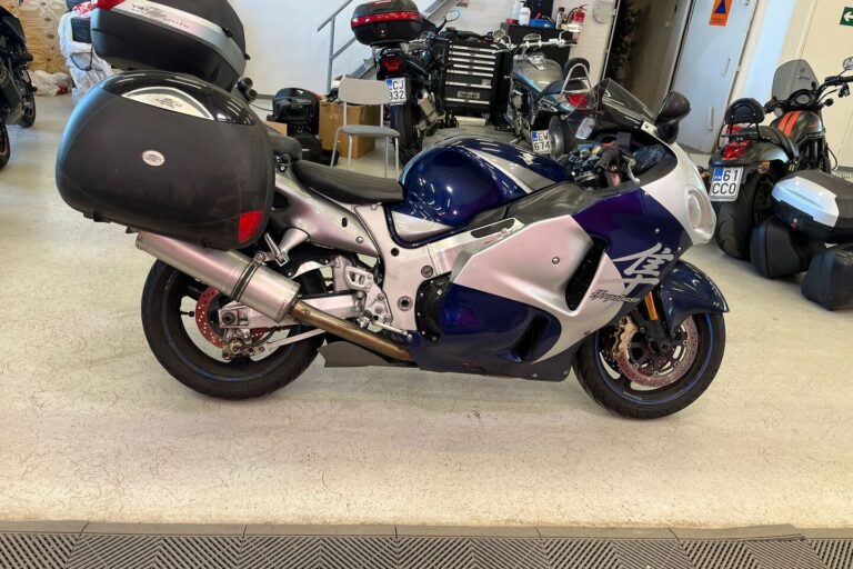 Suzuki - GSX - 1300R Hayabusa *Suomipyörä, Slipari, Ketjurasvari* - Moottoripyörä