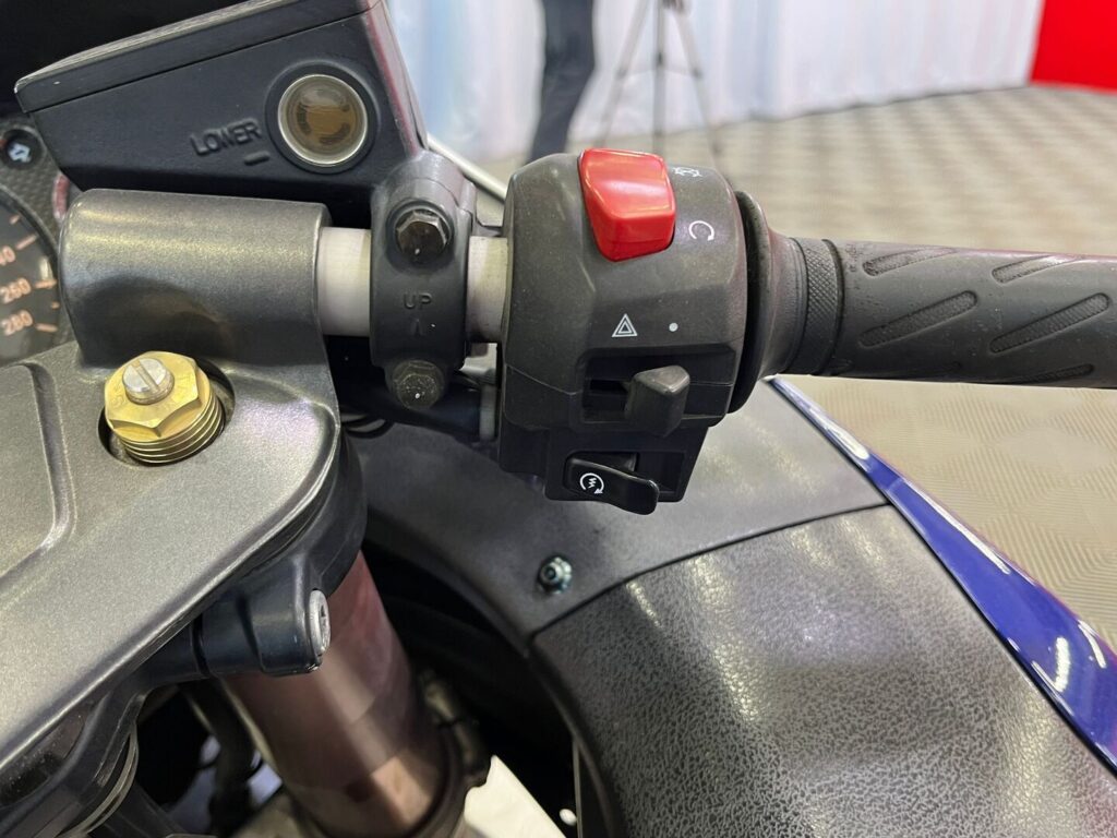 Suzuki - GSX - 1300R Hayabusa *Suomipyörä, Slipari, Ketjurasvari* Suzuki - GSX - 1300R Hayabusa *Suomipyörä, Slipari, Ketjurasvari* - Moottoripyörä