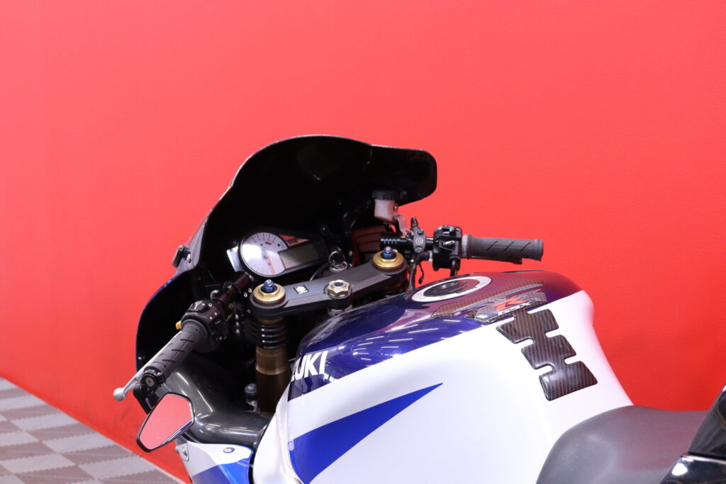 Suzuki - GSX-R - 1000 // Todella siisti! / Suomi-pyörä / IXIL / Ohjausiskari / Kliparit // Suzuki - GSX-R - 1000 // Todella siisti! / Suomi-pyörä / IXIL / Ohjausiskari / Kliparit // - Moottoripyörä