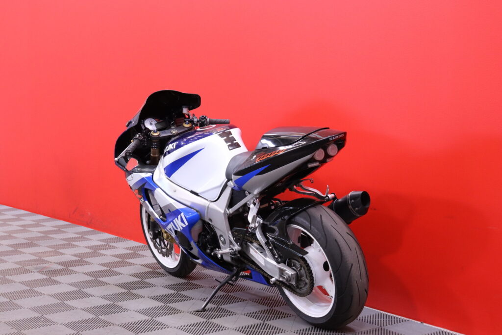 Suzuki - GSX-R - 1000 // Todella siisti! / Suomi-pyörä / IXIL / Ohjausiskari / Kliparit // Suzuki - GSX-R - 1000 // Todella siisti! / Suomi-pyörä / IXIL / Ohjausiskari / Kliparit // - Moottoripyörä