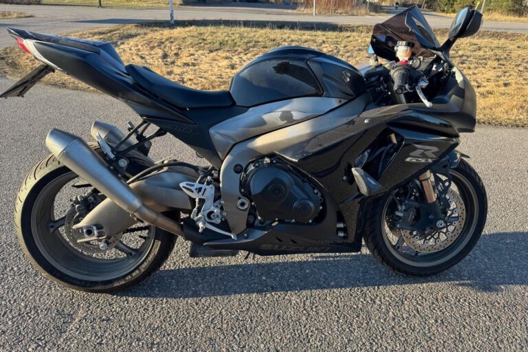 Suzuki - GSX-R - 1000 // Juuri saapunut! / Juuri huollettu // - Moottoripyörä