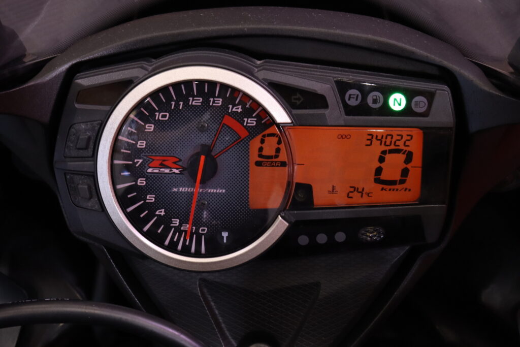 Suzuki - GSX-R - 1000 // Juuri saapunut! / Suomi-pyörä / Yoshimura putkisto / Huoltokirja / Ohjausiskari // Suzuki - GSX-R - 1000 // Juuri saapunut! / Suomi-pyörä / Yoshimura putkisto / Huoltokirja / Ohjausiskari // - Moottoripyörä