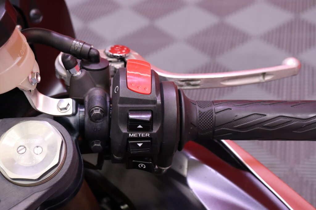 Suzuki - GSX-R - 1000 // Juuri saapunut! / Suomi-pyörä / Yoshimura putkisto / Huoltokirja / Ohjausiskari // Suzuki - GSX-R - 1000 // Juuri saapunut! / Suomi-pyörä / Yoshimura putkisto / Huoltokirja / Ohjausiskari // - Moottoripyörä