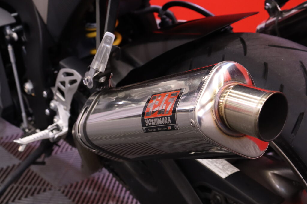 Suzuki - GSX-R - 1000 // Juuri saapunut! / Suomi-pyörä / Yoshimura putkisto / Huoltokirja / Ohjausiskari // Suzuki - GSX-R - 1000 // Juuri saapunut! / Suomi-pyörä / Yoshimura putkisto / Huoltokirja / Ohjausiskari // - Moottoripyörä