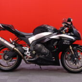 Suzuki - GSX-R - 1000 // Juuri saapunut! / Suomi-pyörä / Yoshimura putkisto / Huoltokirja / Ohjausiskari // - Moottoripyörä