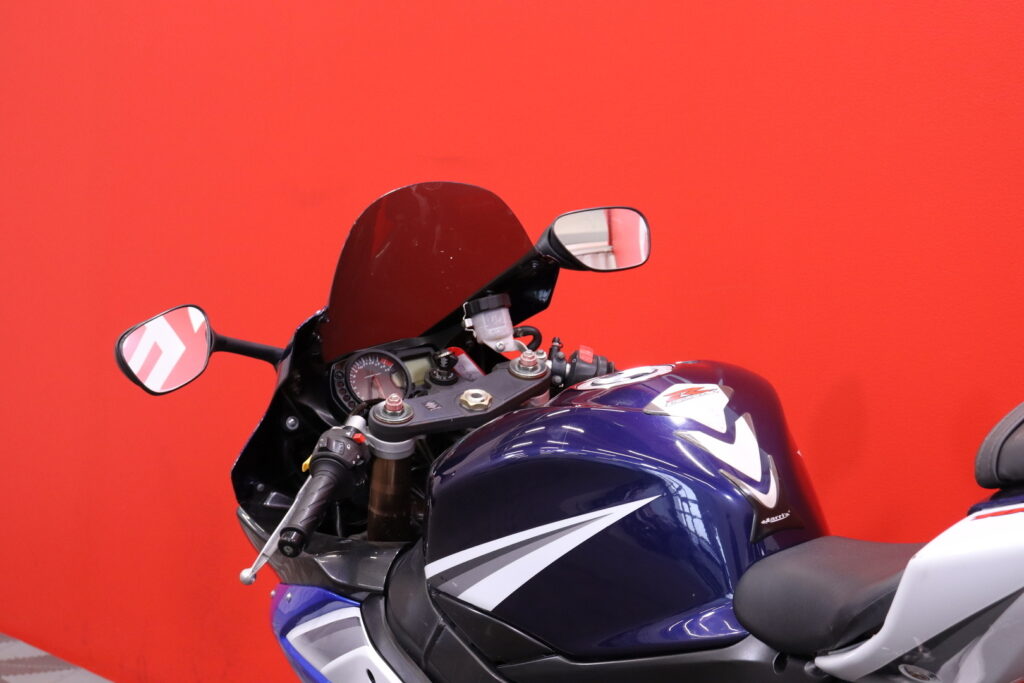 Suzuki - GSX-R - 1000 // Akrapovic / Säädettävä kahva / Hyvät renkaat // Suzuki - GSX-R - 1000 // Akrapovic / Säädettävä kahva / Hyvät renkaat // - Moottoripyörä