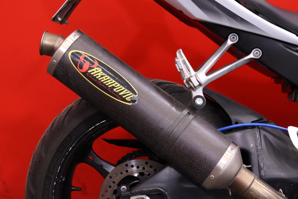 Suzuki - GSX-R - 1000 // Akrapovic / Säädettävä kahva / Hyvät renkaat // Suzuki - GSX-R - 1000 // Akrapovic / Säädettävä kahva / Hyvät renkaat // - Moottoripyörä