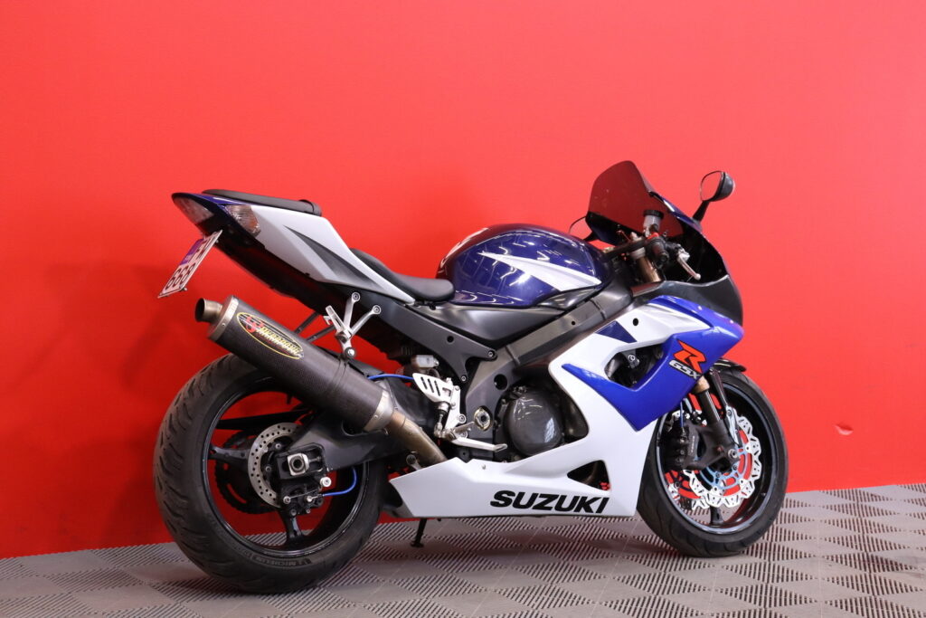 Suzuki - GSX-R - 1000 // Akrapovic / Säädettävä kahva / Hyvät renkaat // Suzuki - GSX-R - 1000 // Akrapovic / Säädettävä kahva / Hyvät renkaat // - Moottoripyörä