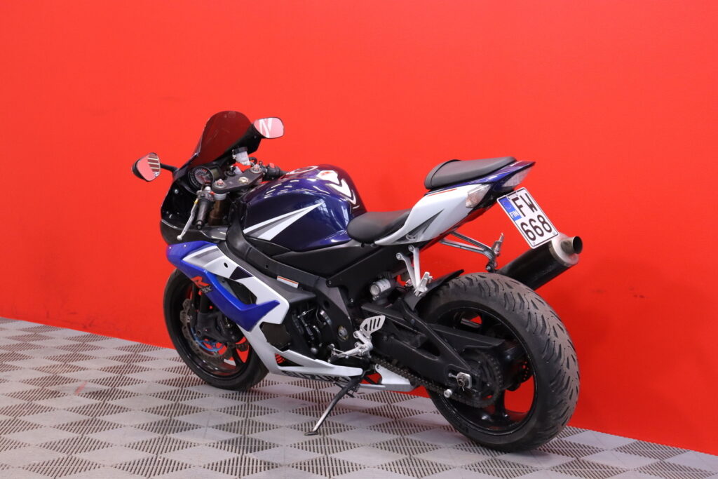 Suzuki - GSX-R - 1000 // Akrapovic / Säädettävä kahva / Hyvät renkaat // Suzuki - GSX-R - 1000 // Akrapovic / Säädettävä kahva / Hyvät renkaat // - Moottoripyörä