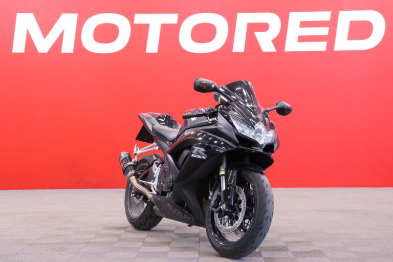 Suzuki - GSX-R - 600 // Suomi-pyörä / Huoltokirja / BlackWidow / Vaihdenäyttö // - Moottoripyörä