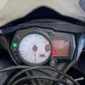 Suzuki - GSX-R - 600 // Suomi-pyörä / Huoltokirja / 2x-avain // - Moottoripyörä