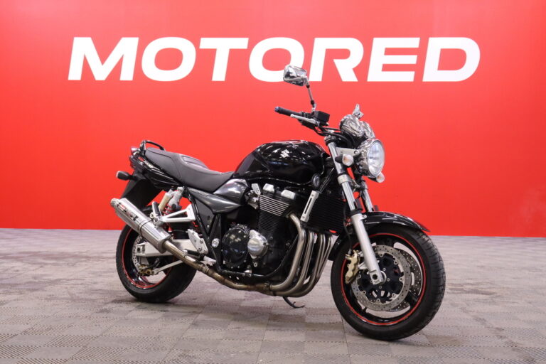 Suzuki - GSX - 1400 // Suomi-pyörä / Yoshimura putkisto // - Moottoripyörä