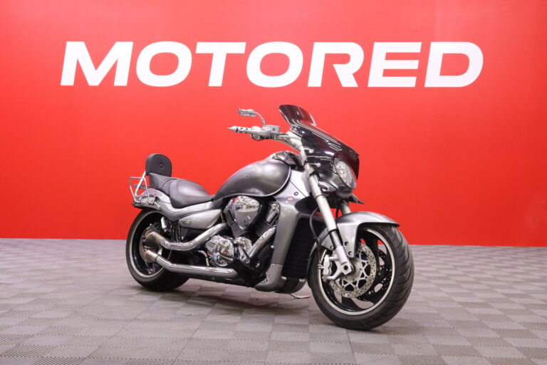 Suzuki - INTRUDER - M1800R // Suomi-Pyörä / Custom Sliparit / Sissybar // - Moottoripyörä