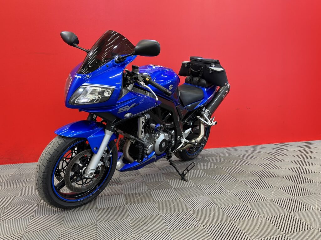 Suzuki - SV - 1000 S // Juuri saapunut! / Suomi-pyörä / Devil / Takalaukku // - Moottoripyörä